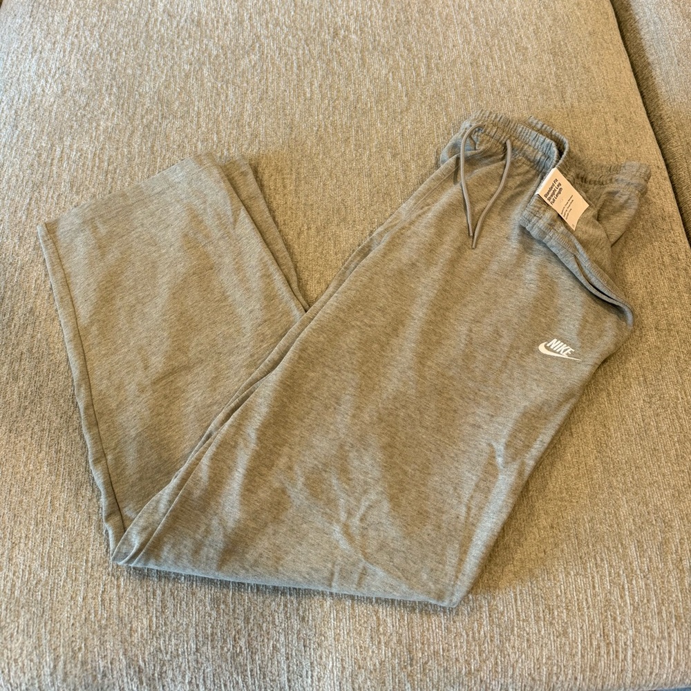 Nike Sweatpants Men’s XL Standard Fit Straight Leg Gray NWT NEW Full Length